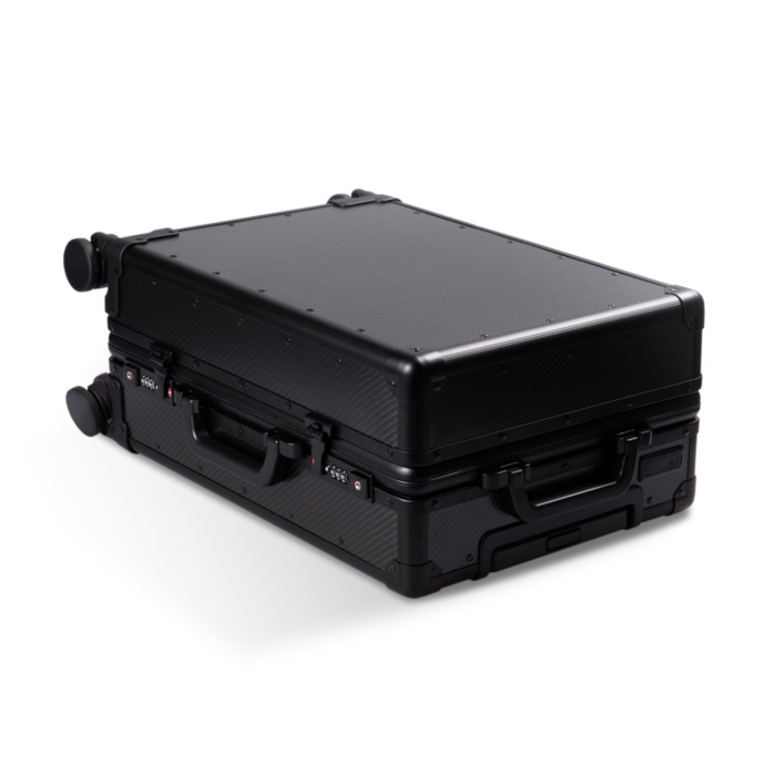 Чемодан из карбона