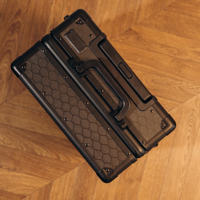 Чемодан из карбона «Плетение Хек»