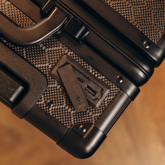 Чемодан из карбона «Плетение Хек»