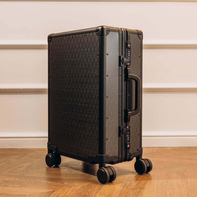 Чемодан из карбона «Плетение Хек»