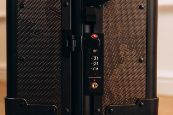 Чемодан из карбона «Плетение Хаки»